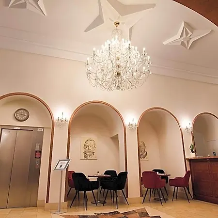 Grand Hotel
